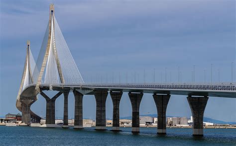 El puente de la Constitución y de la Inmaculada en。